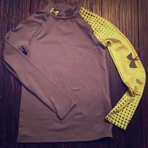 Under Armour Girls’ fitted shirt
